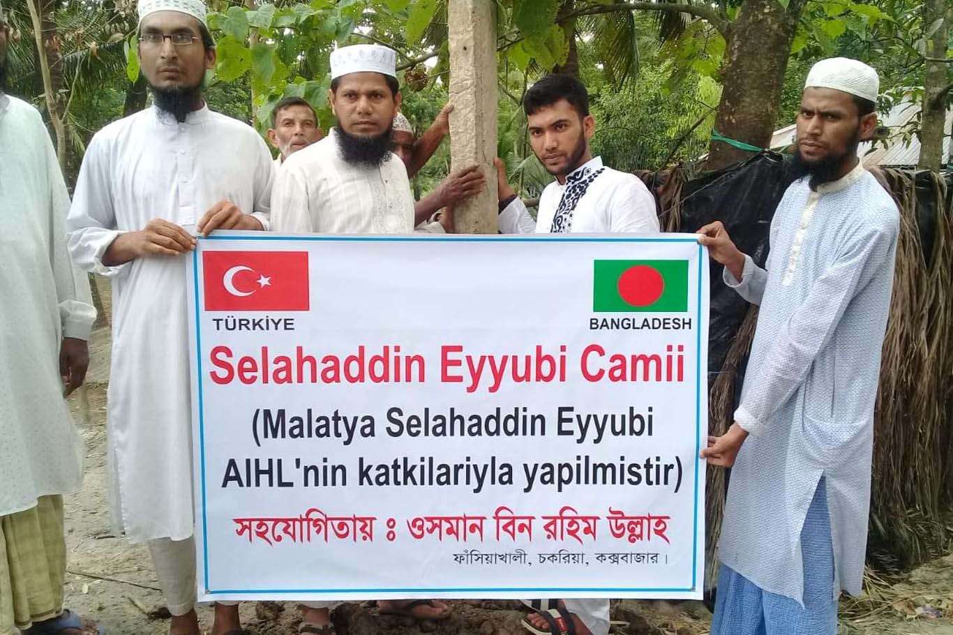 İmam Hatip Öğrencilerinden örnek davranış, harçlıklarıyla cami ve 3 su kuyusu açtırdılar İmam Hatip Öğrencilerinden örnek davranış, harçlıklarıyla cami ve 3 su kuyusu açtırdılar